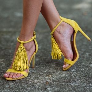 Yellow fringe Steve Madden heels
